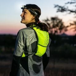 Ultimate Direction Marathon Vest V2 9 Ultimate Direction Marathon Vest V2 -Deals Kläder Butik 80460220HBR LIF02 MarathonVestV2 HighBeam web 87650