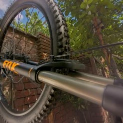 Clug Cykelhållare För Mountainbike -Deals Kläder Butik Clug MTB Bike Holder Bike Stands White Orange CLUG07 6