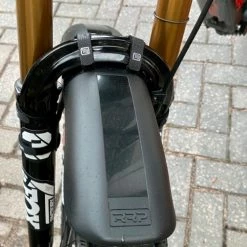 RapidRacerProducts ProGuard Hook And Loop Straps With Pads -Deals Kläder Butik RapidRacerProducts ProGuard Hook and Loop Straps with Pads Clip on Mudguards Black PGVPR 2