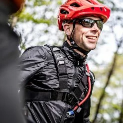 USWE Outlander 3 Hydration Pack -Deals Kläder Butik USWE Outlander 3 Hydration Pack Hydration Packs Carbon Black SS21 V 2031001 3